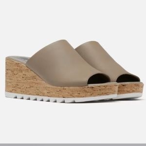 NIB SOREL Cameron Wedge Mule in Taupe Size 9